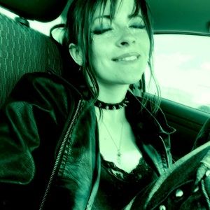 Meet your Posher, Opheliia